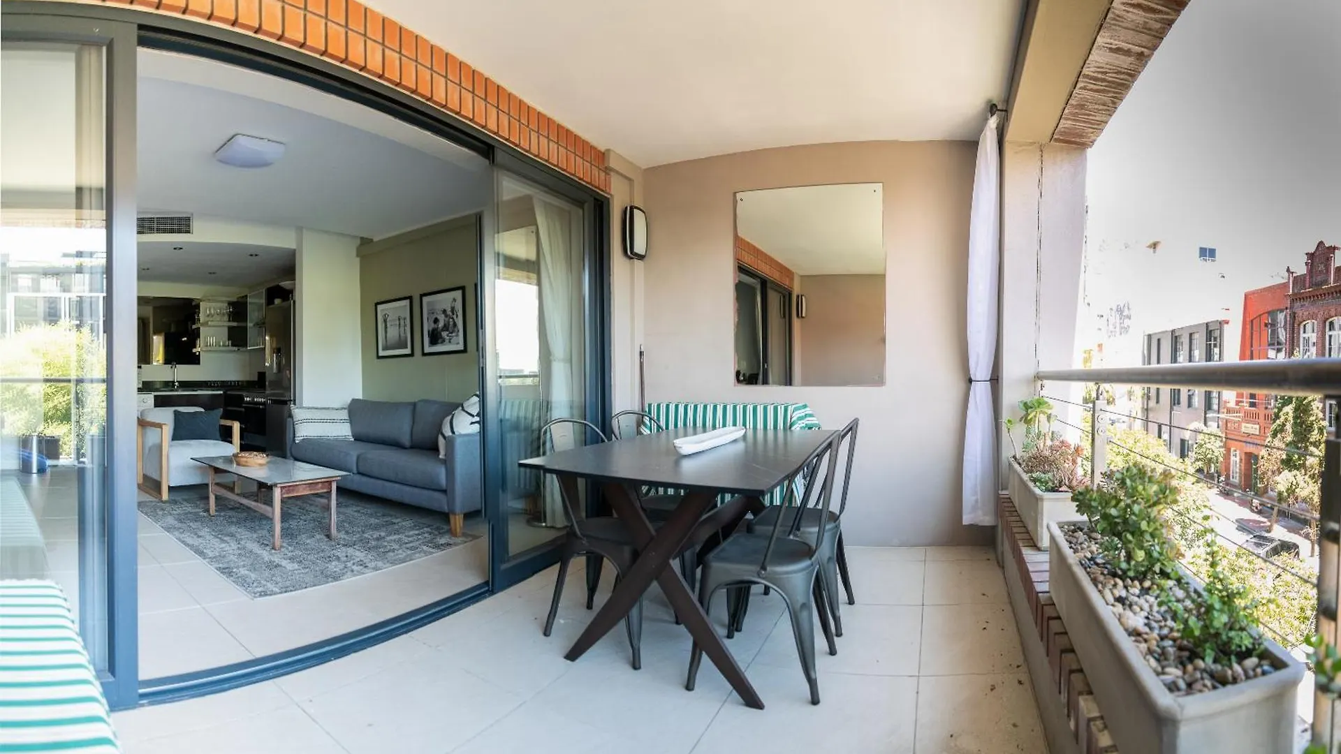 Luxury Apartments In The Rockwell, Close To The V&A Waterfront Cape Town