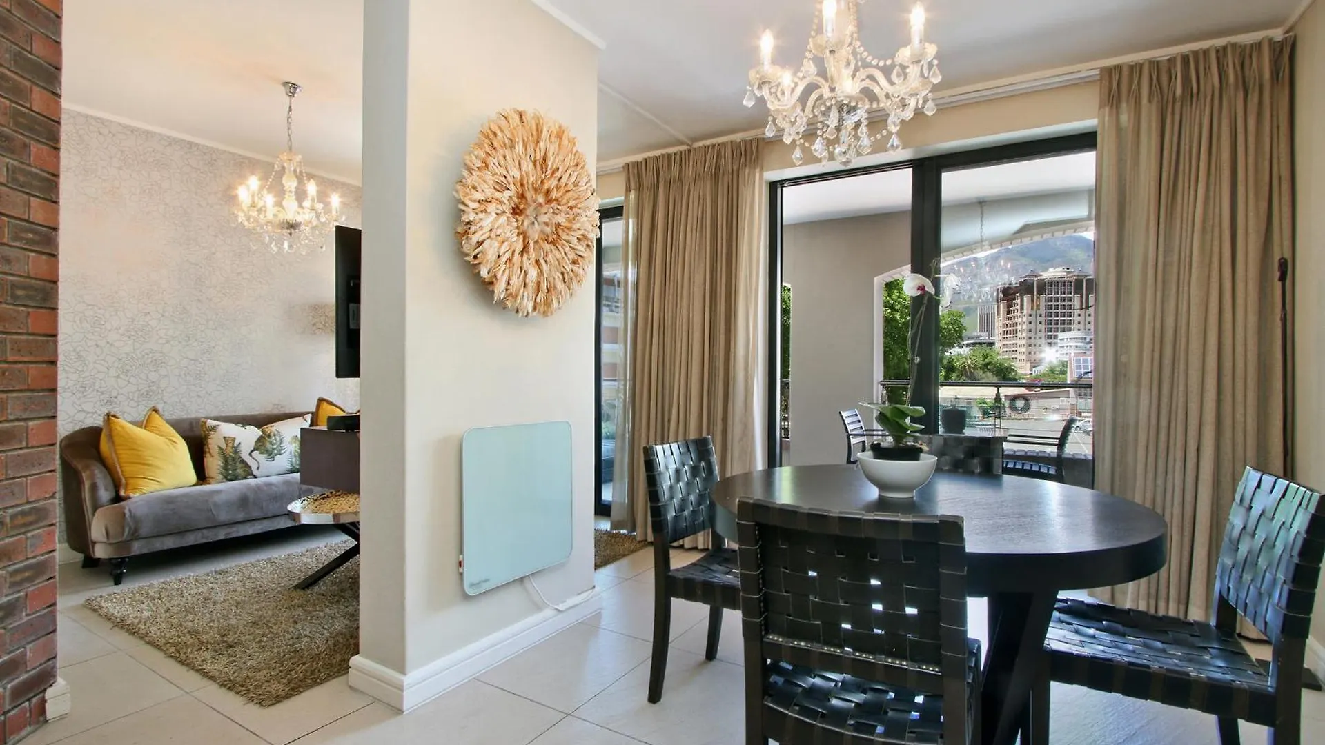 Luxury Apartments In The Rockwell, Close To The V&A Waterfront Cape Town