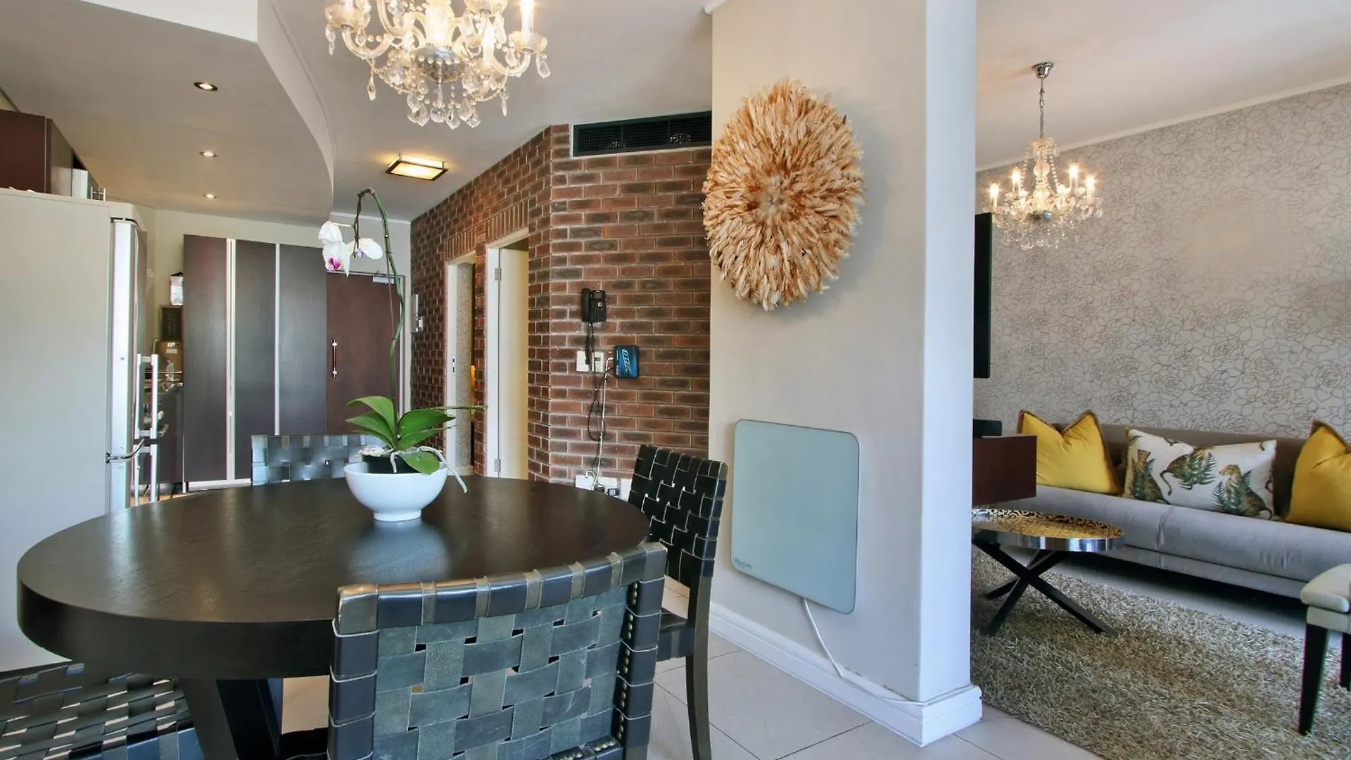Luxury Apartments In The Rockwell, Close To The V&A Waterfront Cape Town